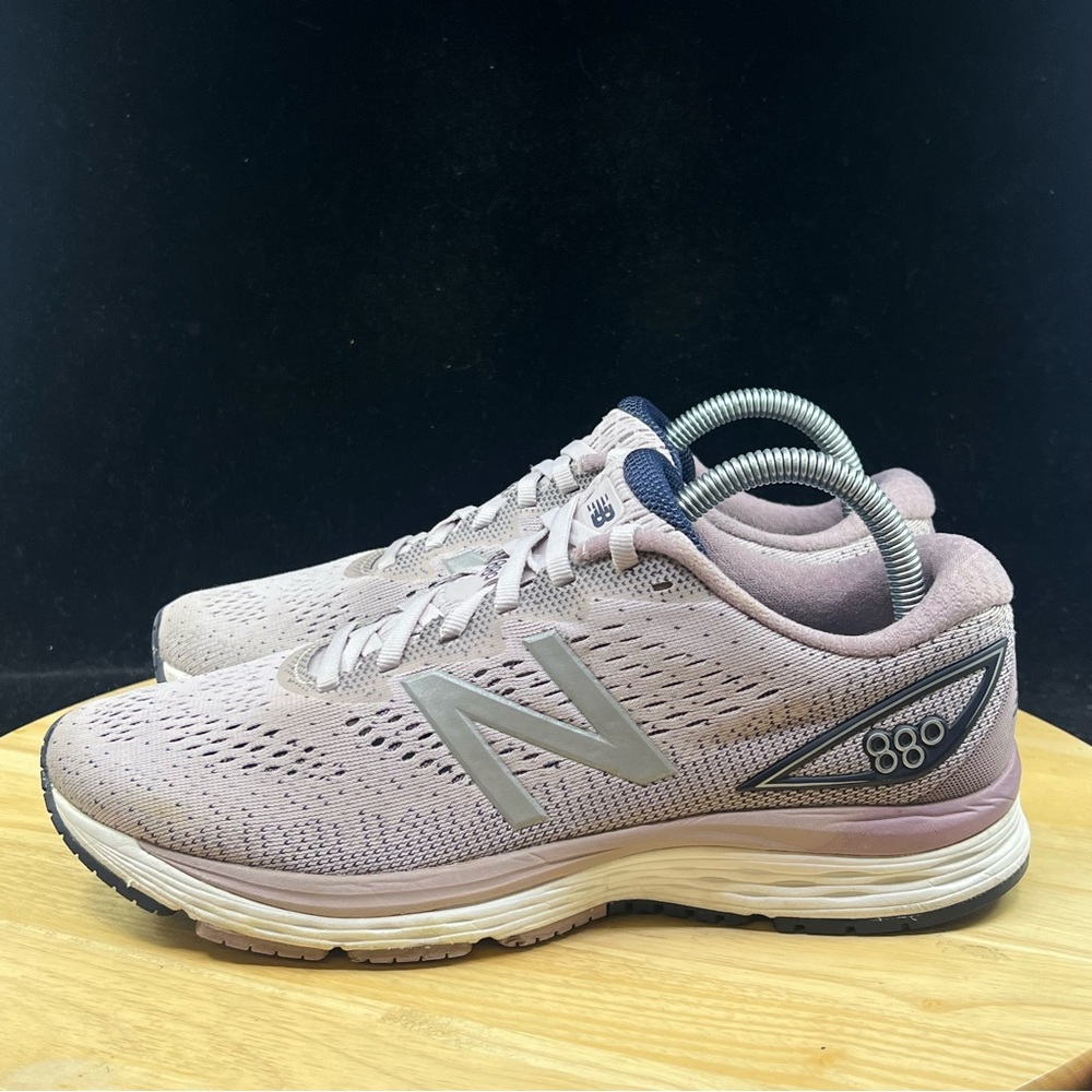 New Balance Women's Fresh Foam 880 V12 Running Shoe,Violet Shadow/Lilac Size 8.5 - Picture 6 of 9